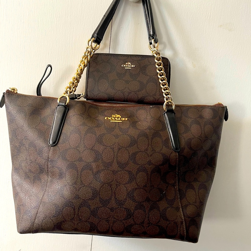 Authentic Coach Ava Chain Tote In Signature Canvas